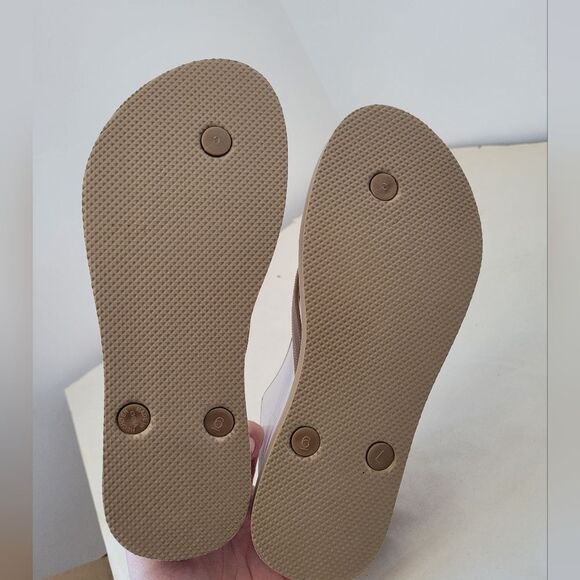 Old Navy Sandals Flip Flops Animal Print Thong Casual Beach Pool Vacation 6 - Picture 7 of 7